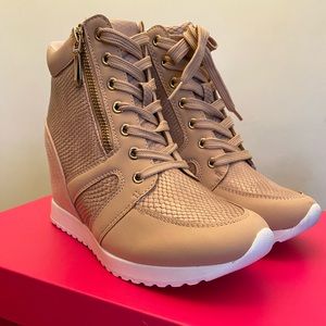 Shoedazzle Wedge Zamia Sneakers Color Blush -  Size 5.5